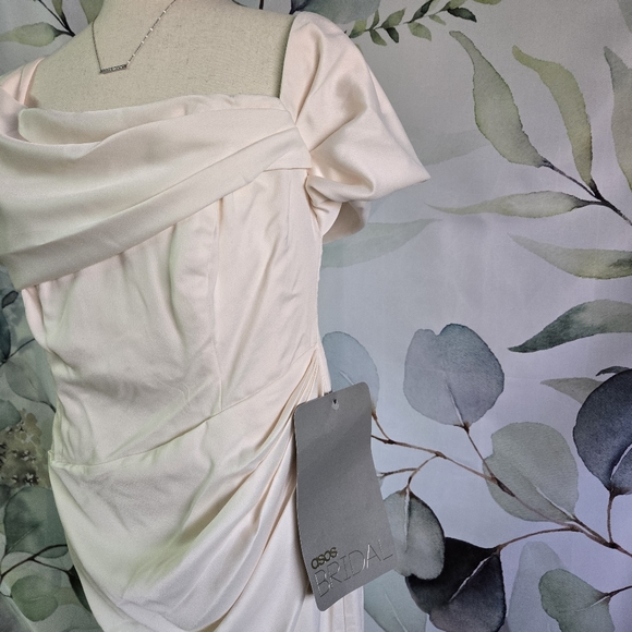 ASOS | Curve Beatrice Bardot Drape Wedding Dress in Ivory (off white) sz 12 - Picture 4 of 13